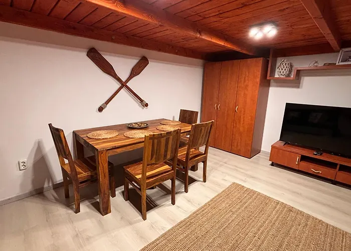 Goldcentral Apartment Danube-Private Terrace-Convenient Location