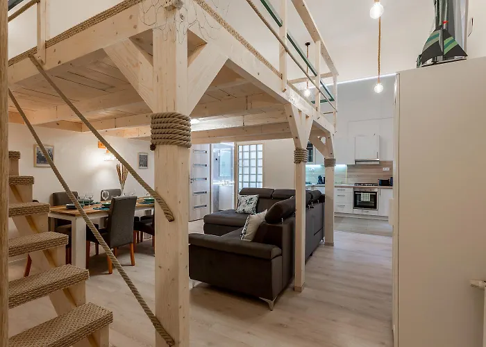 Goldcentral Apartment Danube-Private Terrace-Convenient Location